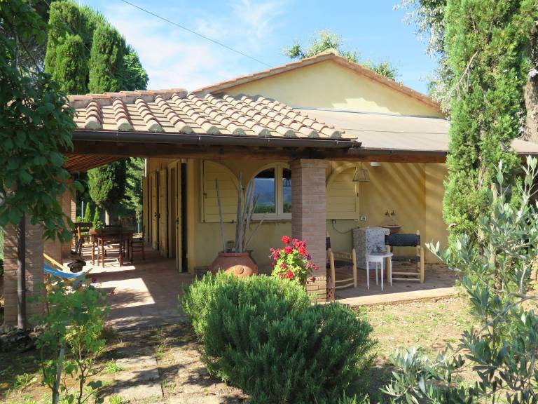 Casa Montescudaio