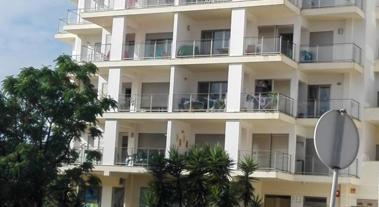 Holiday apartment with BBQ & terrace in Portimão