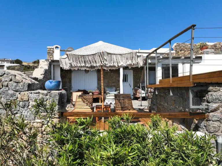 Villa with yard, patio & private pool — photo 4