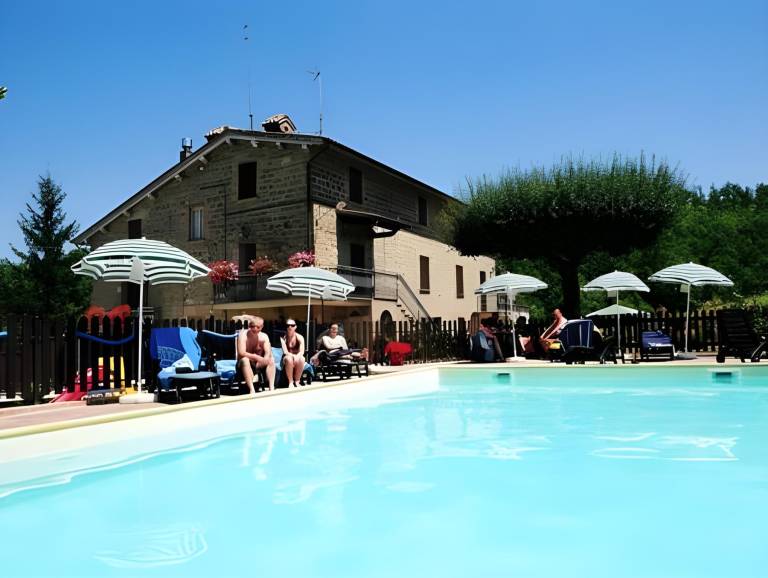 Farm with pool, barbecue & patio — photo 3