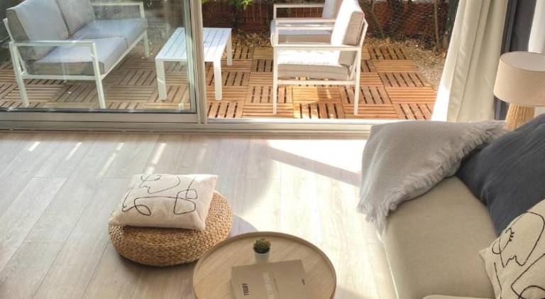 Apartment with patio — photo 2