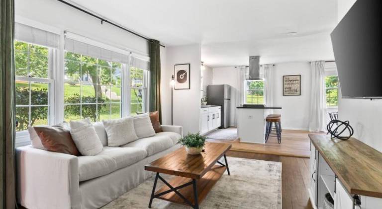 Vacation home with barbecue & yard in Nashville, TN