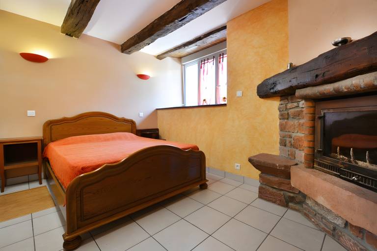 Holiday Home 'La Charrue' with Mountain View, Shared Pool and Wi-Fi — photo 4