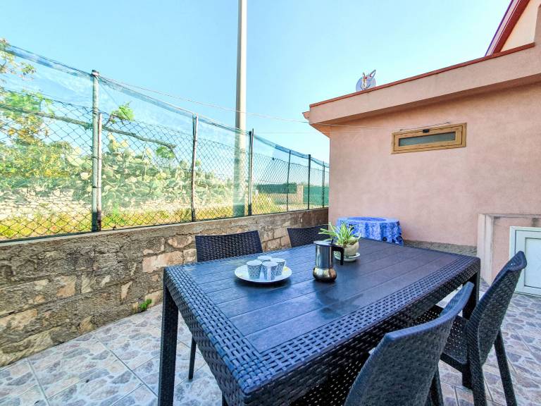 Fully equipped house with terrace, yard & BBQ | Dogs allowed — photo 4