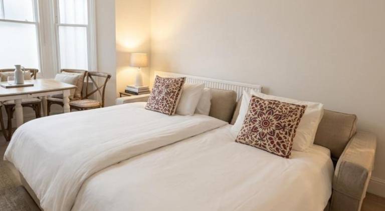 Luminous Modern Flat Style & Comfort — photo 5
