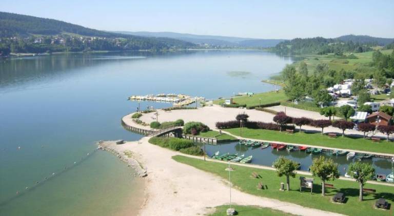 Charming rental apartment with private pool, patio & yard | Ski nearby | Pets allowed — photo 5