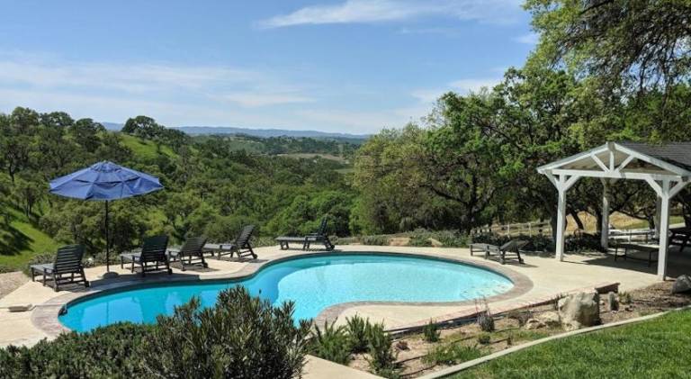 Villa with pool in Paso Robles, CA