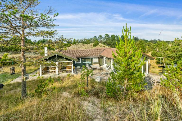 Vacation home with yard, patio & barbecue | Good for workation — photo 2