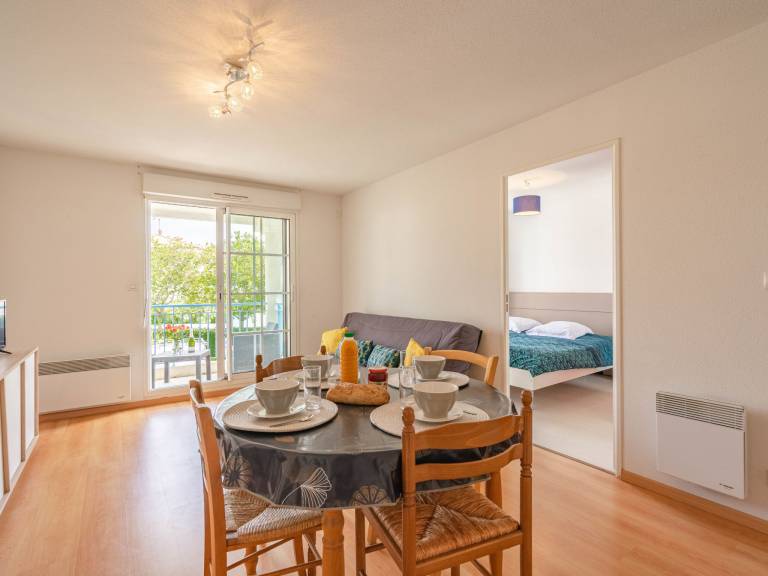 Rental apartment with pool & garden — photo 3