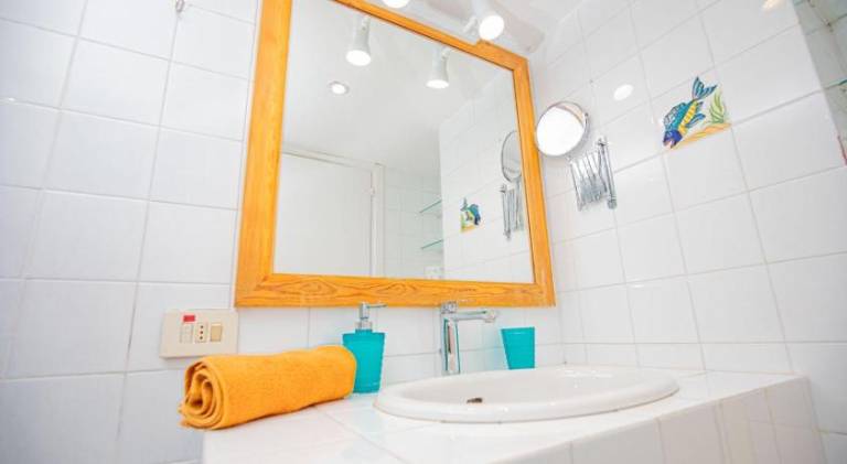 Apartment with 2 rooms for 4 persons — photo 4