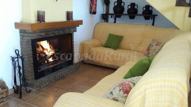 Cottage with barbecue, yard & patio | Mountain view — photo 2