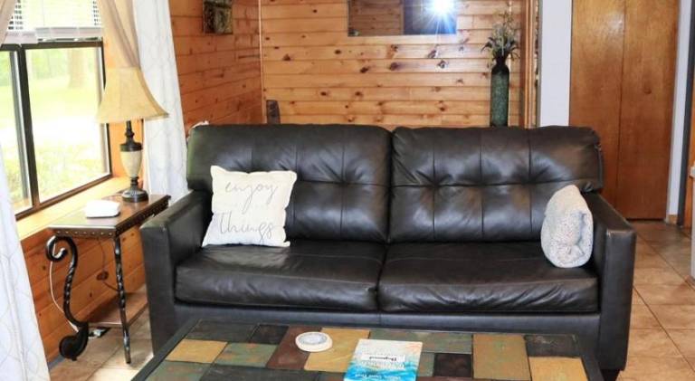 Charming Cabin Rental Perfect for Couples in Carroll County, Arkansas — photo 2
