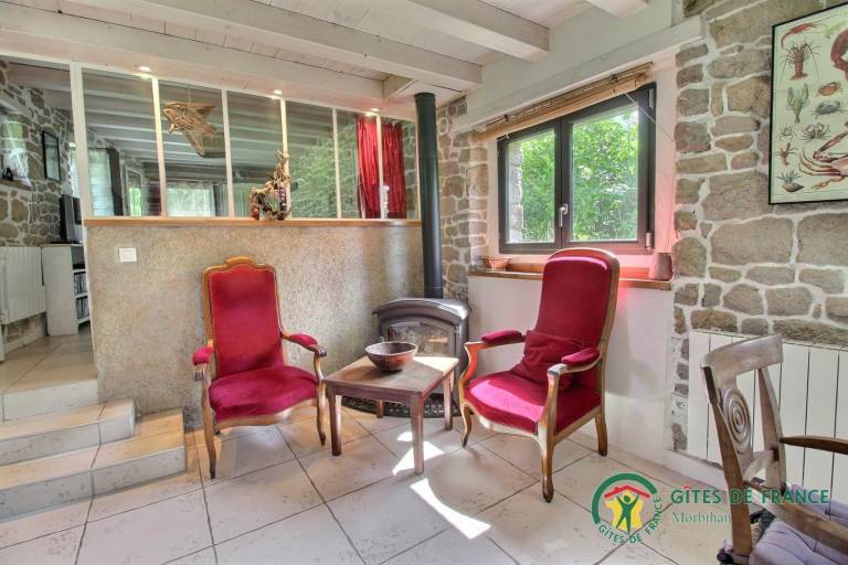 Gite with barbeque, patio & garden | Pets allowed — photo 3