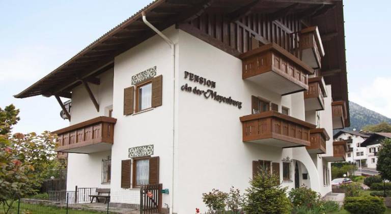 Pension an der Mayenburg in Lana