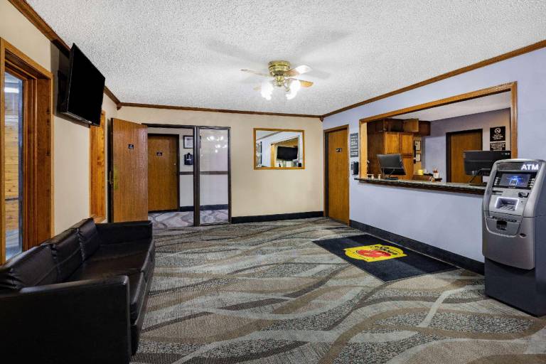 Super 8 By Wyndham Valentine Ne — photo 4