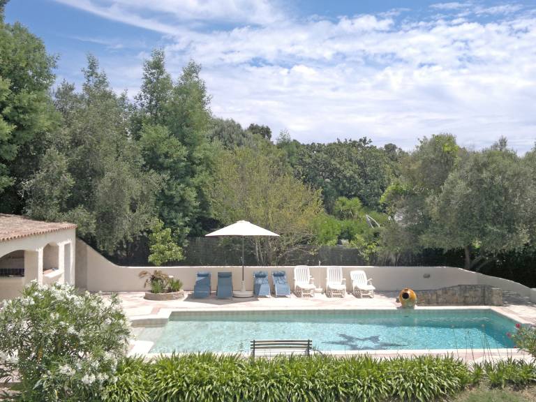 Villa with pool & patio | Pets are welcome — photo 5