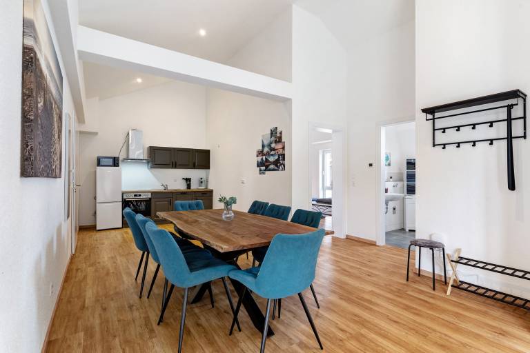 Apartment with patio | City view — photo 4
