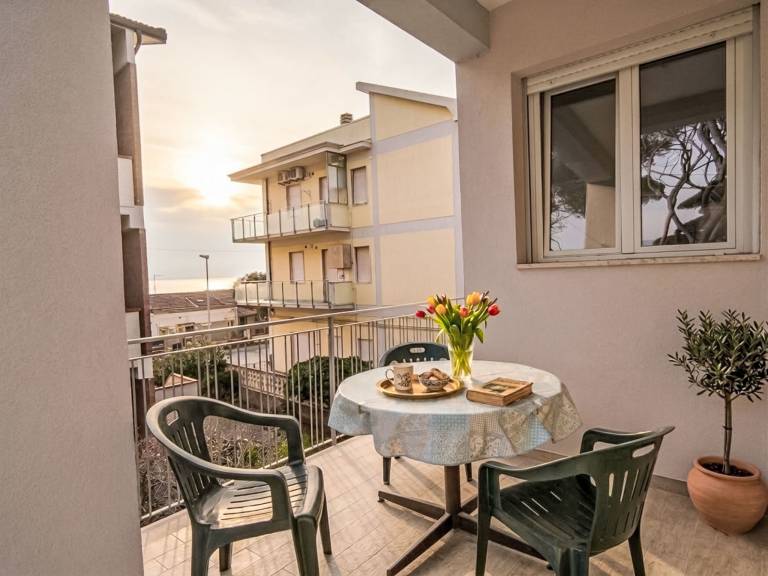 Holiday apartment with terrace | Sea view | Beach nearby | Pet-friendly — photo 2