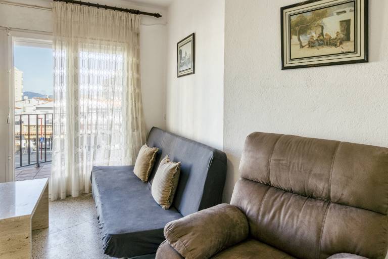 Apartment with patio | Mountain view — photo 4