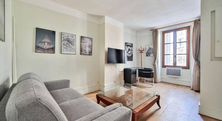 Rental apartment with 1 room for 4 persons in Montrouge