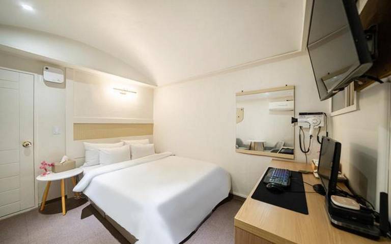Motel Sinchon-dong