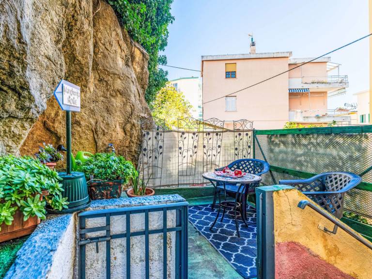 Rental apartment with 1 room for 5 persons in Sanremo