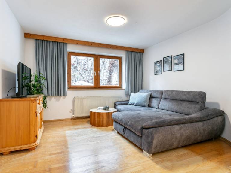 Holiday apartment with garden & patio — photo 4