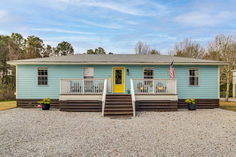 'Sea La Vie' Coastal Getaway Steps from the Beach in Bay St Louis, MS