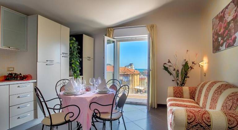 Serviced apartment with yard | Suitable for remote work — photo 3