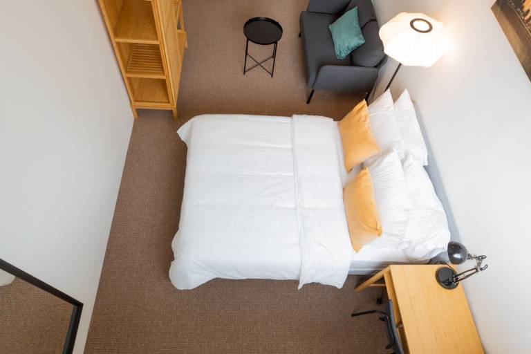 UKOM Flat 1 High Road Room B
