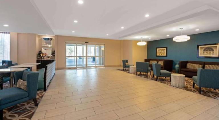 La Quinta Inn & Suites by Wyndham West Monroe — photo 4