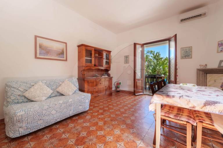 Holiday apartment with yard & terrace — photo 5