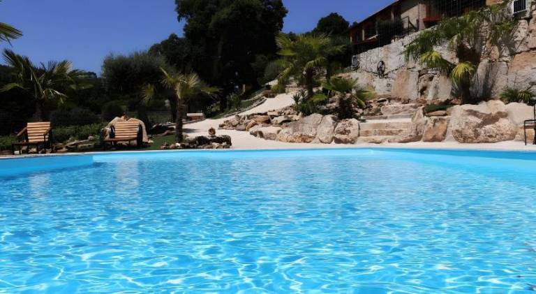 Vacation home with pool & garden — photo 3