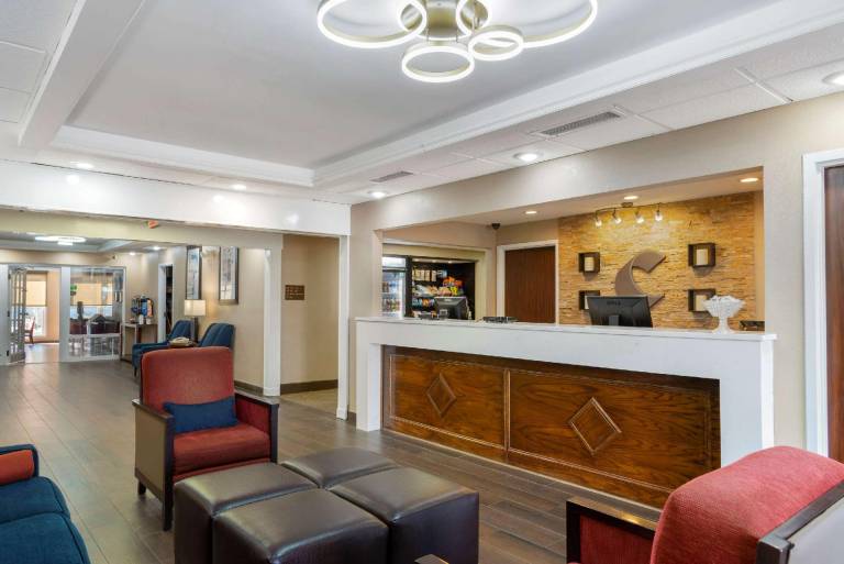 Comfort Inn & Suites - near Robins Air Force Base Main Gate — photo 2
