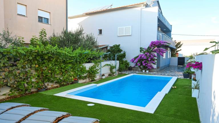 Holiday Home Urbana with pool in Zadar