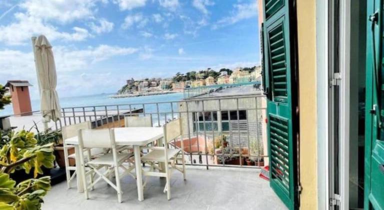 Wonderful apartment with terrace | Next to the beach | Pet-friendly in Genoa