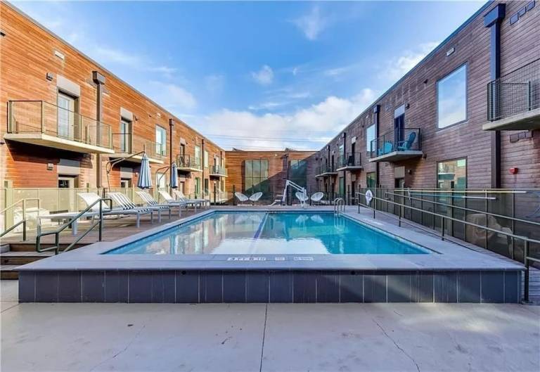 Apartment  East Cesar Chavez