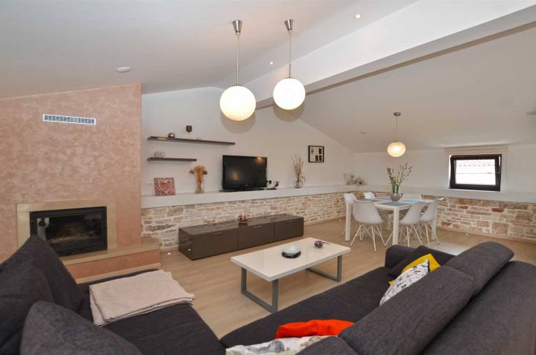 Holiday apartment with patio in Rovinj