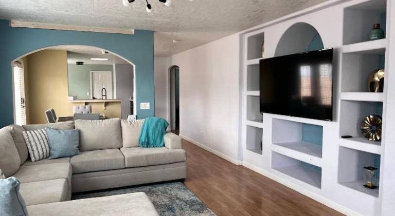 Fully equipped charming house with yard & terrace | Suitable for remote work | Pets allowed in Page, AZ