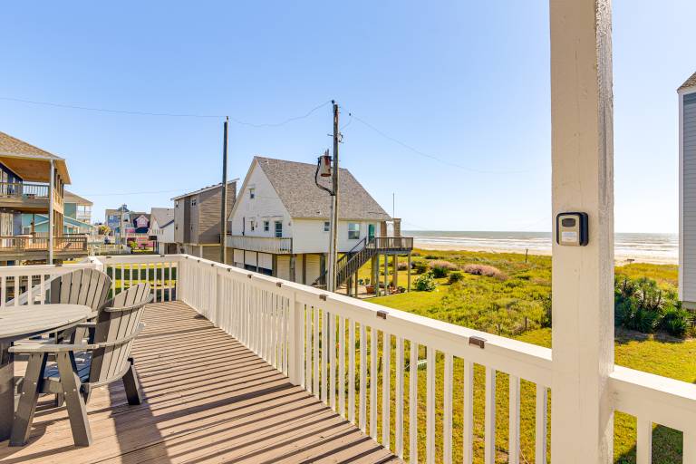 Walk to Beach: Ocean-View Family Home in Galveston in Galveston, TX