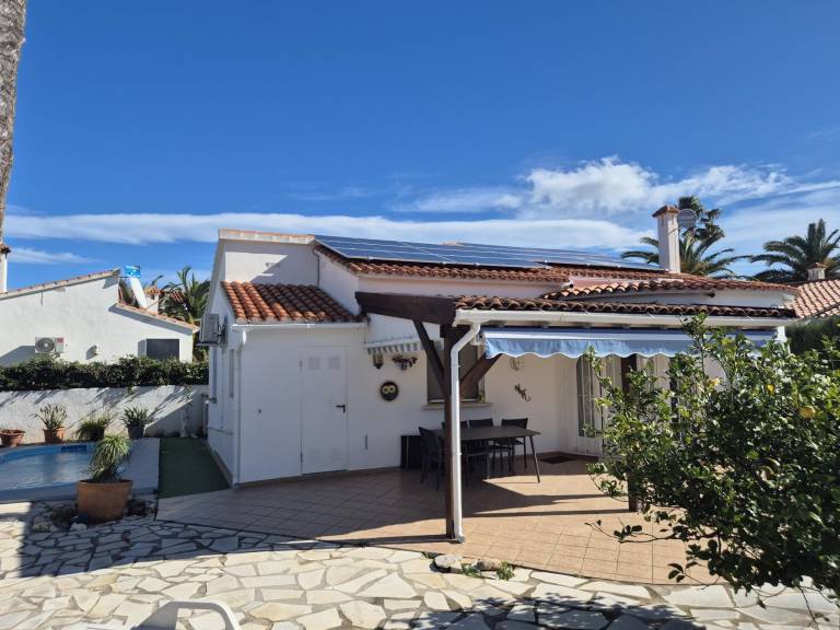Fully equipped charming villa with private pool & garden | Beach nearby | Pets are welcome in Denia