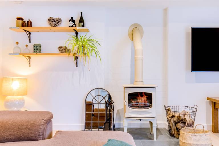 Fully equipped charming cottage with hot tub, terrace & garden | Beach view | Pets are welcome — photo 5