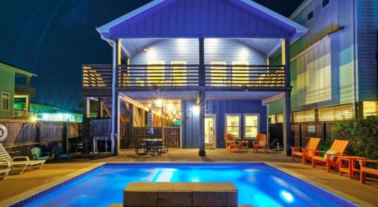 Fully equipped house with pool & grill | Beach nearby | Pets are welcome in Port Aransas, TX