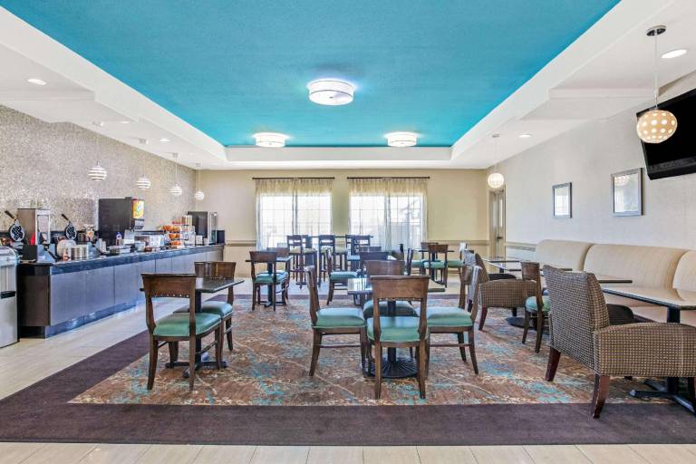 La Quinta Inn & Suites by Wyndham Corpus Christi Airport — photo 4