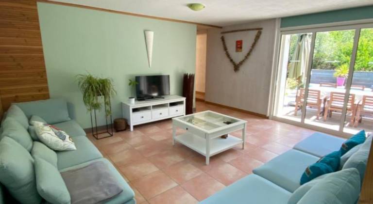 Villa with pool — photo 2