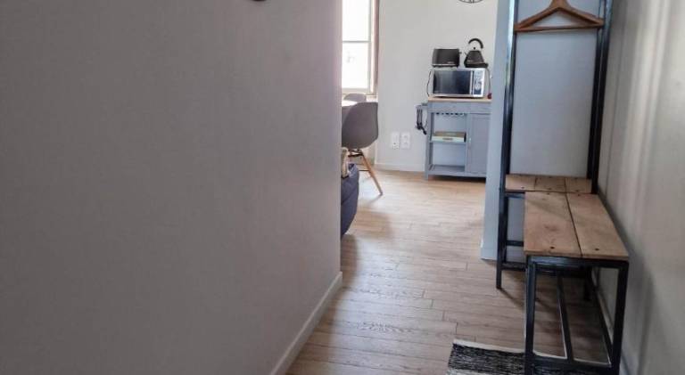 Rental apartment with yard — photo 4