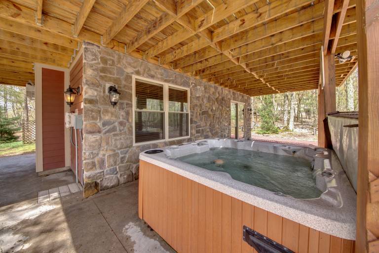 Red Rock by PMR, 6BR, Ski Slope Views, Dog Friendly, EV Charger, Sleeps 20 — photo 5