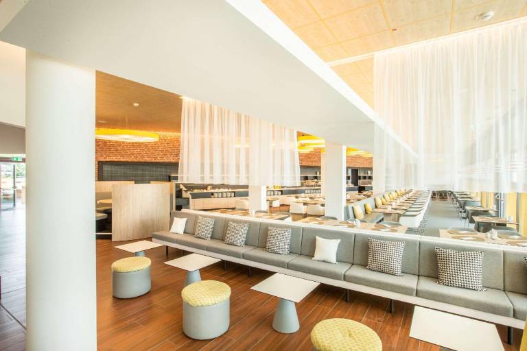 Hey Lou Hotel Frankfurt Airport — photo 2