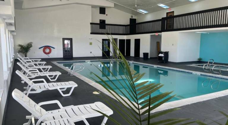 Alliance Hotel & Suites, a Howard Johnson by Wyndham — photo 4