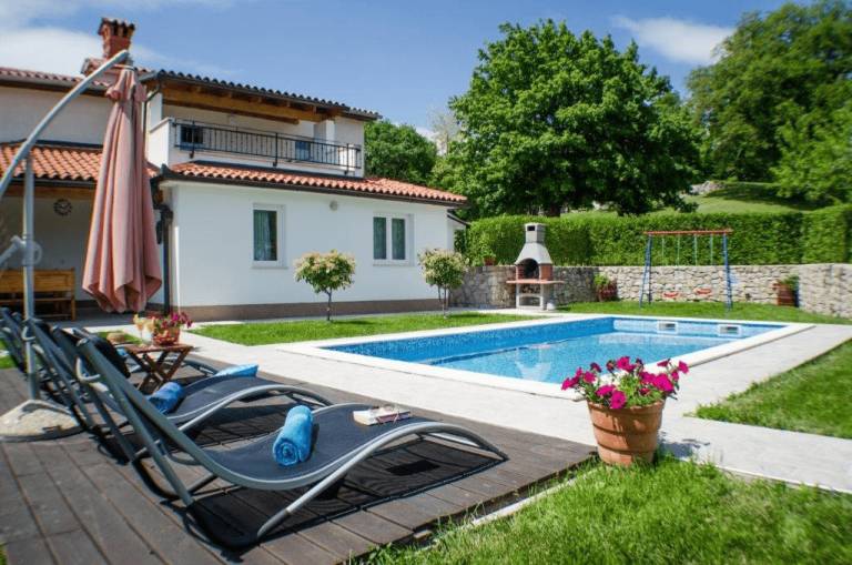 Villa  Jakačići